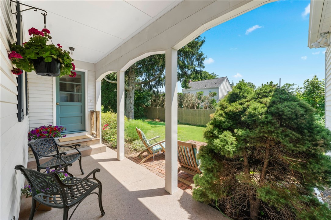118 Beach Road Bristol, RI 02809 - Photo 13 of 24
