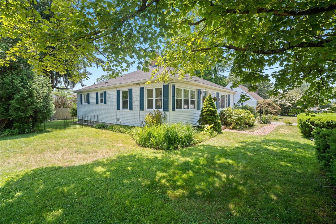 118 Beach Road Bristol, RI 02809 - Photo 17 of 24