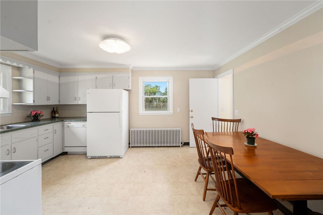 118 Beach Road Bristol, RI 02809 - Photo 2 of 24
