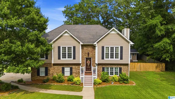 $379,900 | 132 Deer Run Drive, Alabaster, AL 35007