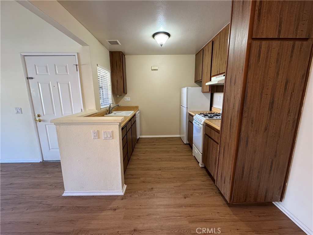 4545 Alamo Street, Unit G Simi Valley, CA 93063 - Photo 4 of 11