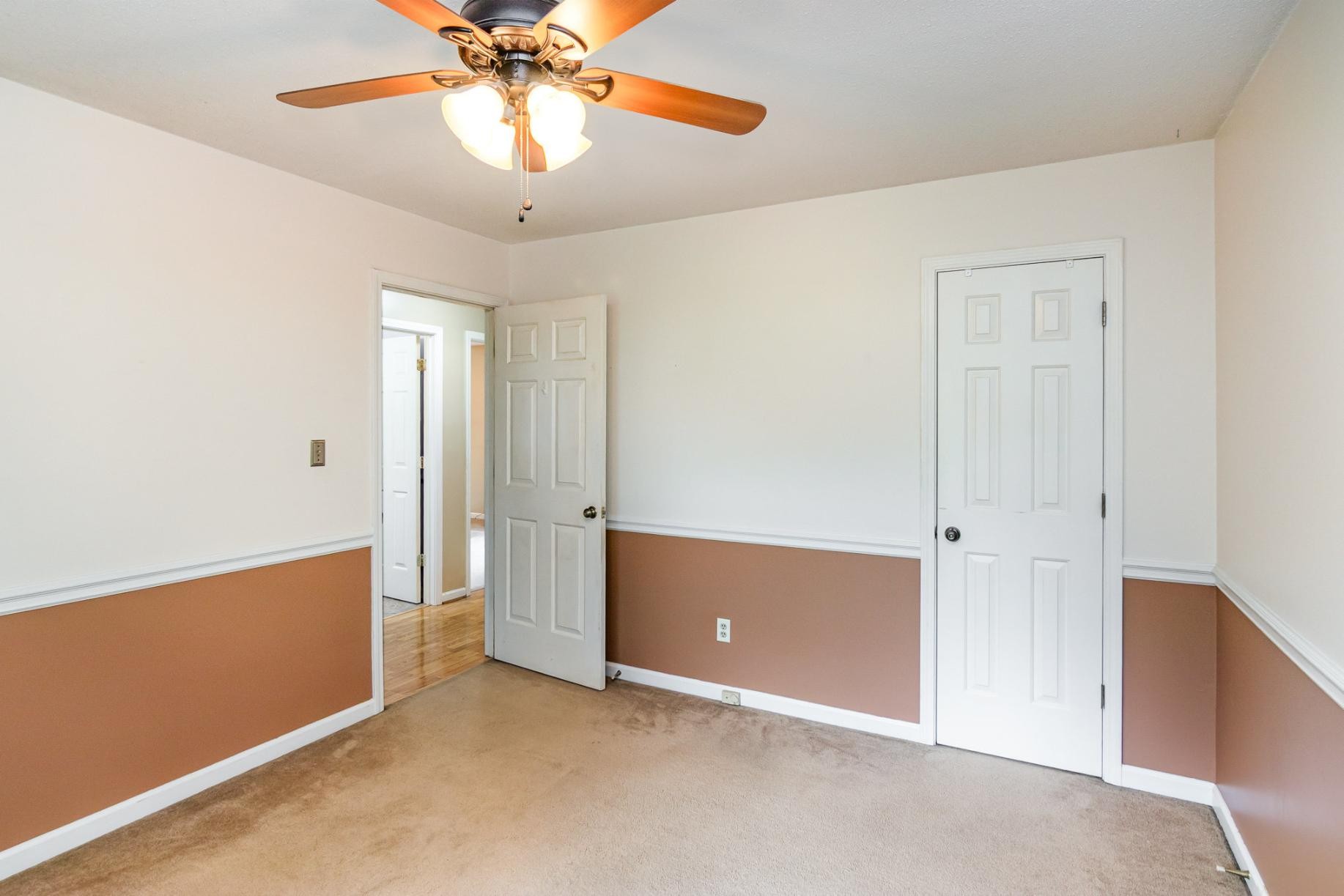 712 Rossview Road Clarksville, TN 37043 - Photo 19 of 30 Gallery Image 19