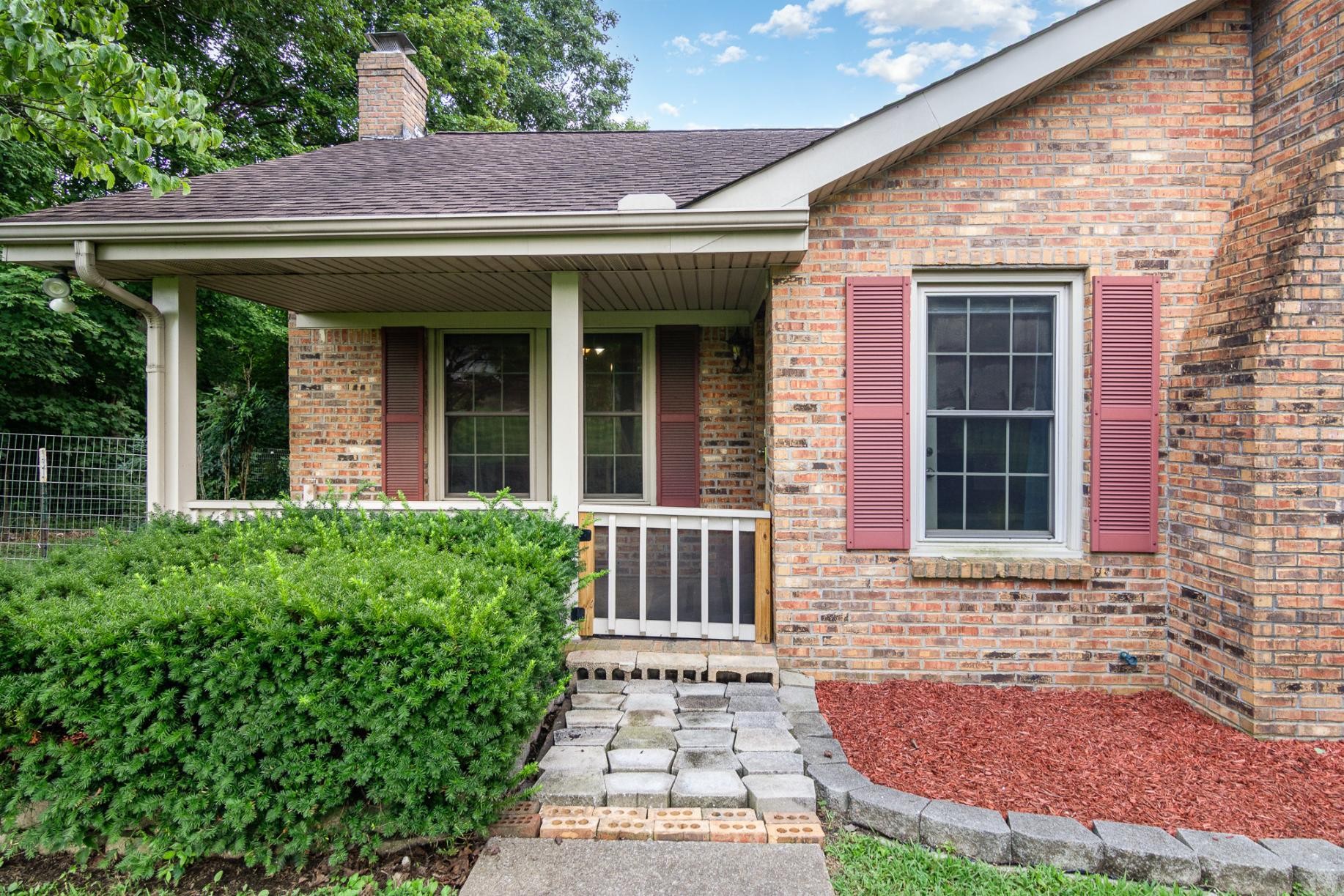 712 Rossview Road Clarksville, TN 37043 - Photo 5 of 30 Gallery Image 5