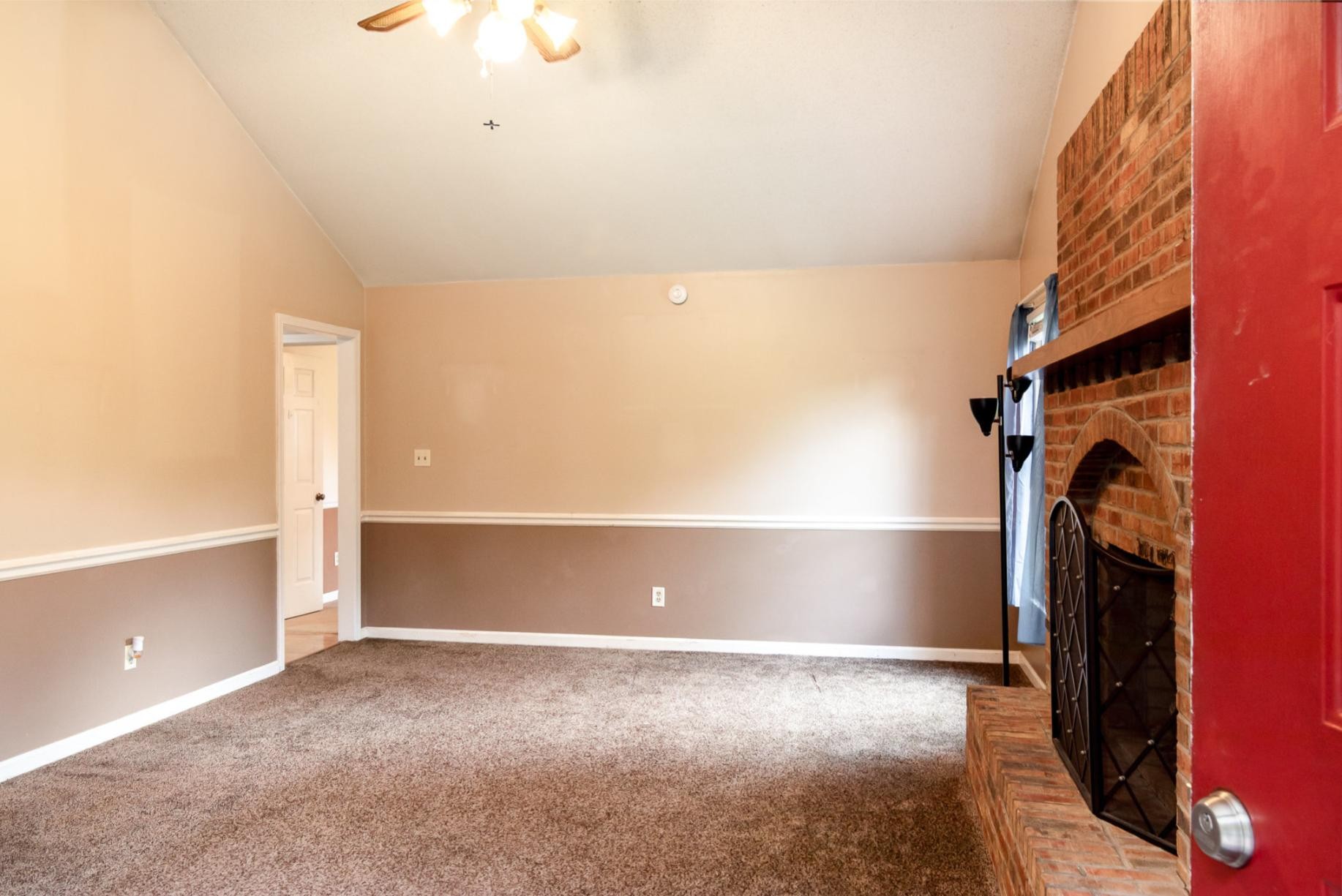 712 Rossview Road Clarksville, TN 37043 - Photo 6 of 30 Gallery Image 6