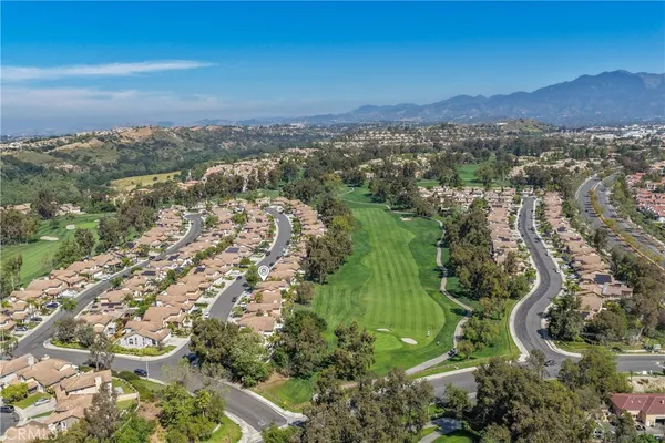 $1,549,000 | 34 Reata, Rancho Santa Margarita, CA 92688