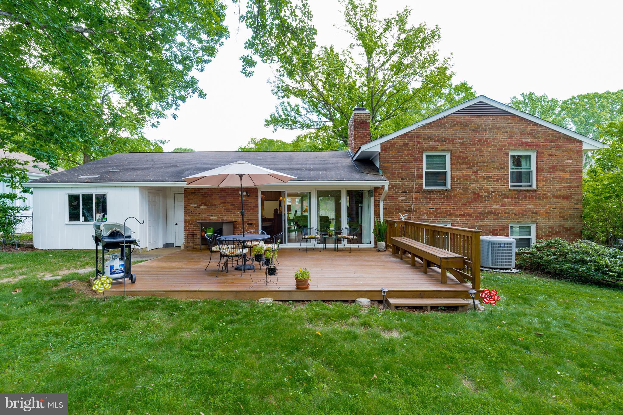 5404 Juliet Street Springfield, VA 22151 - Photo 15 of 20 Outdoor entertaining area