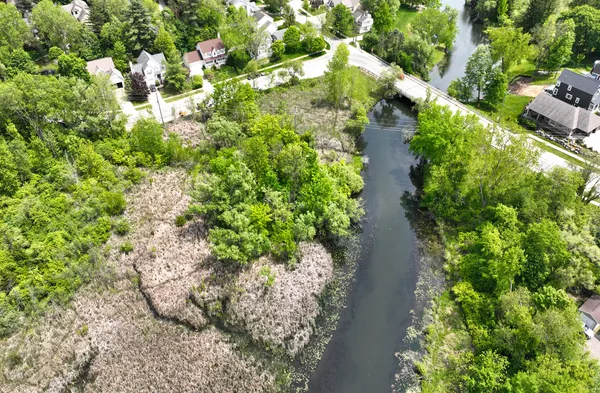 $87,500 | 124 River Drive, Unit B, Milford, MI 48381