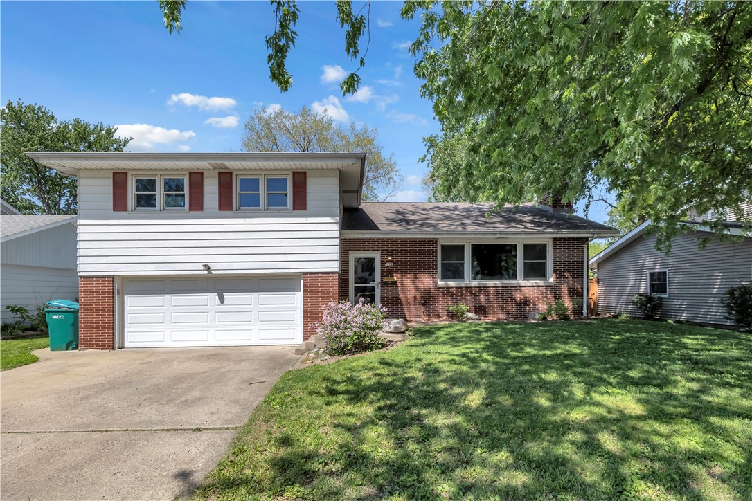 416 Southampton Drive Decatur, IL 62526 - Photo 2 of 35