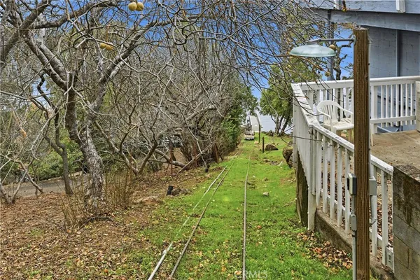 a view of an outdoor space