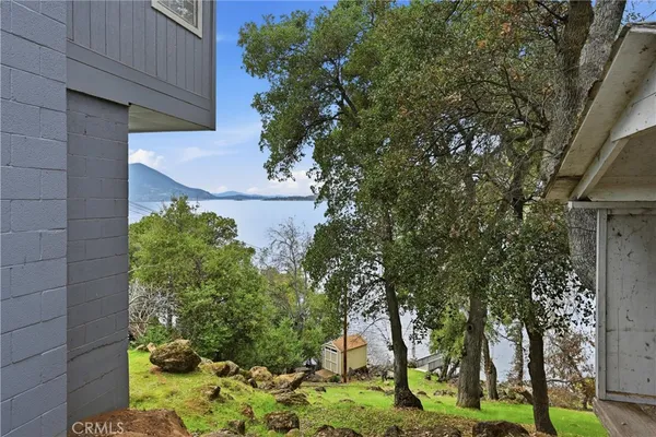 a view of a back yard of the house
