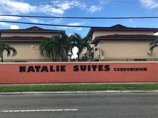 $2,200 | 2319 West 60th Street, Unit D212, Hialeah, FL 33016