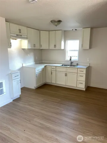 $399,950 | 915 East 52nd Street, Tacoma, WA 98404