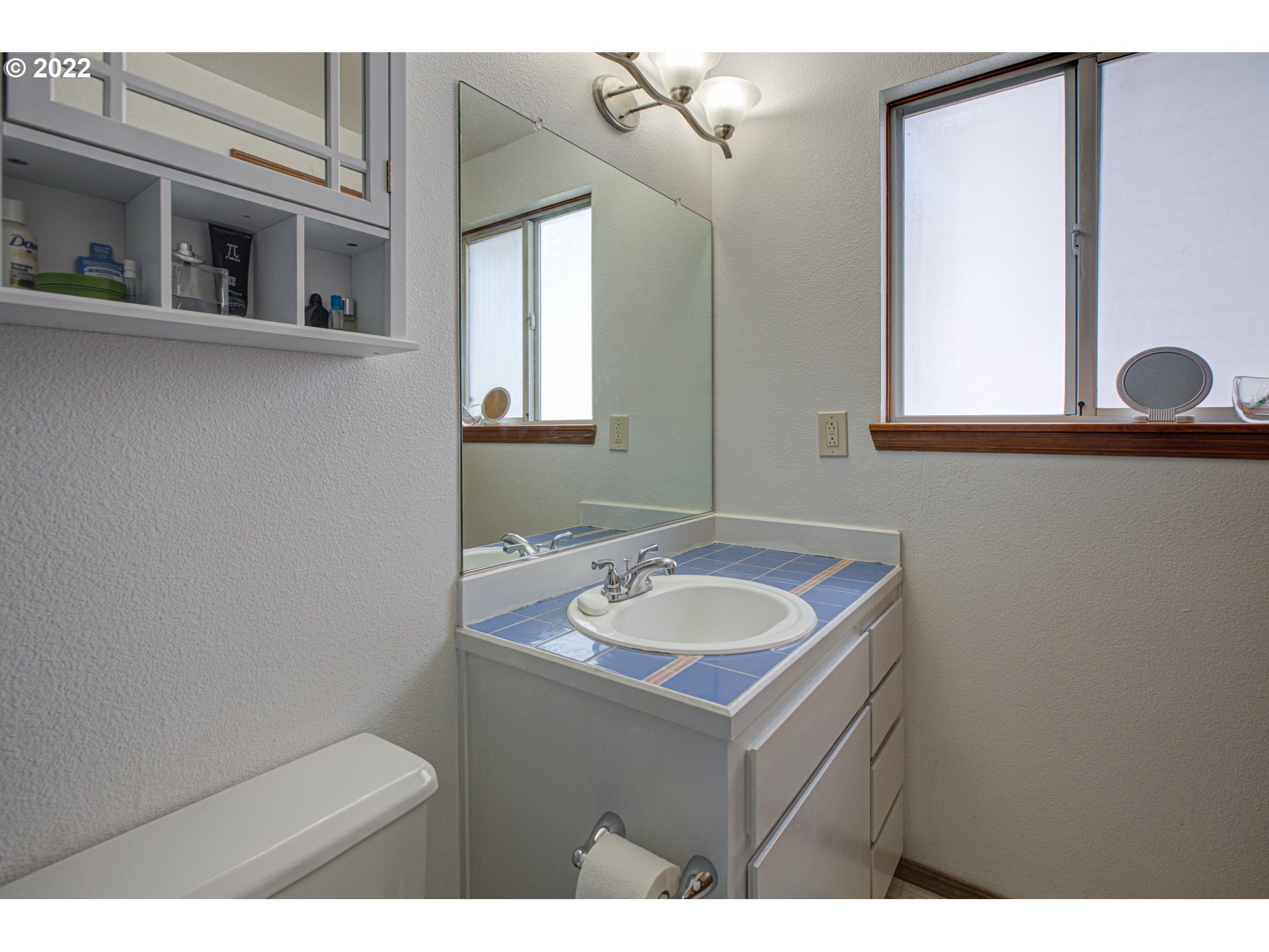 13180 Southwest Hanson Road Beaverton, OR 97008 - Photo 11 of 30 Owner's Suite Bathroom