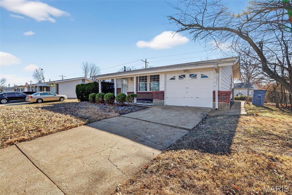 1328 Coppergate Lane St. Louis, MO 63138 - Photo 2 of 33