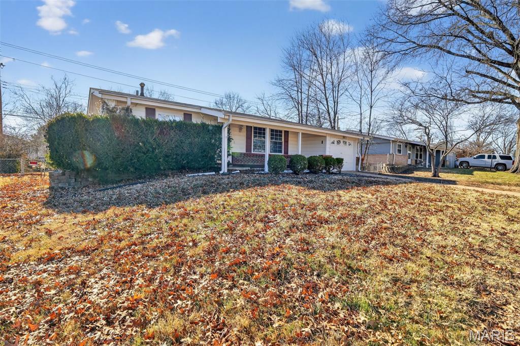 1328 Coppergate Lane St. Louis, MO 63138 - Photo 3 of 33