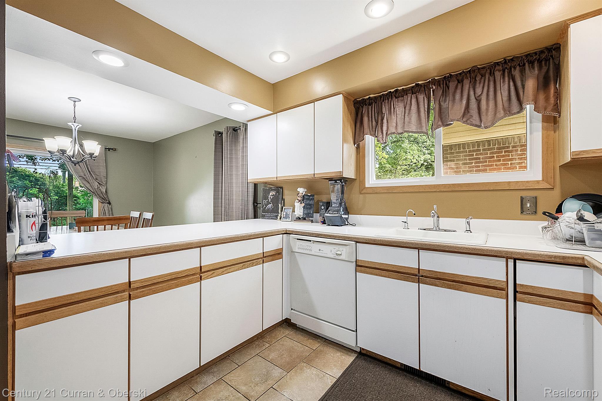 3401 Harding Street Dearborn, MI 48124 - Photo 4 of 24 Gallery Image 4