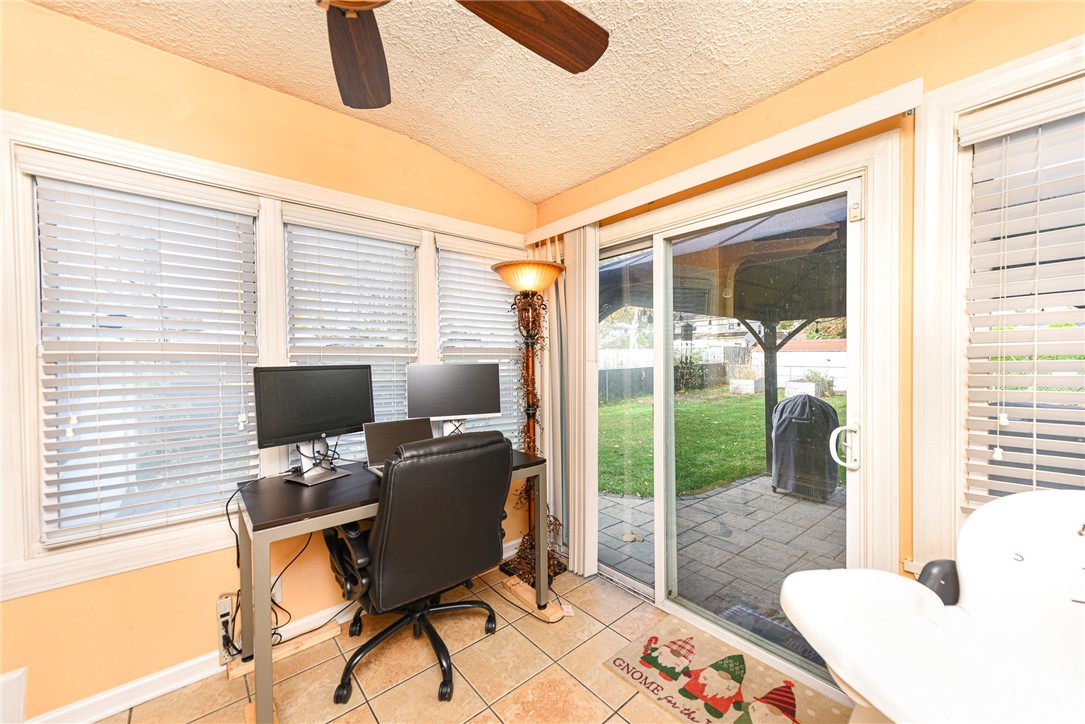 452 Pemberton Road Irondequoit, NY 14622 - Photo 14 of 31