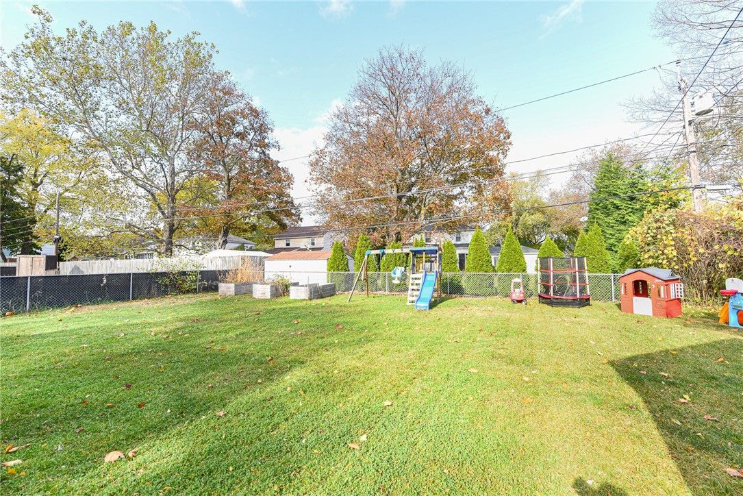 452 Pemberton Road Irondequoit, NY 14622 - Photo 30 of 31