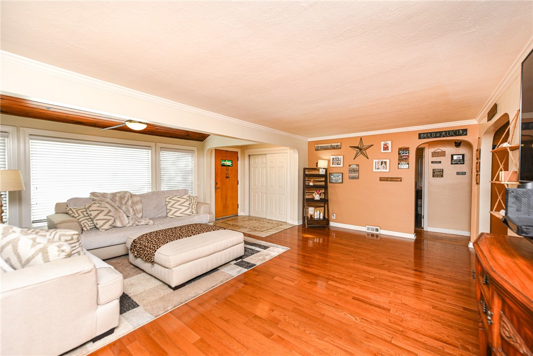 452 Pemberton Road Irondequoit, NY 14622 - Photo 9 of 31