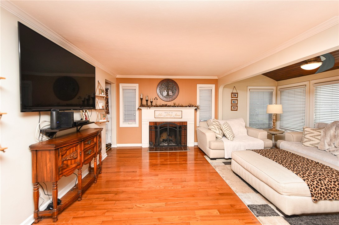 452 Pemberton Road Irondequoit, NY 14622 - Photo 10 of 31