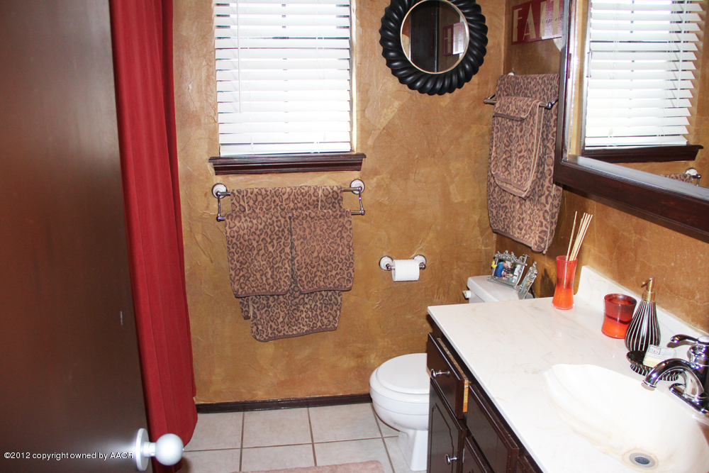 5718 South Milam Street Amarillo, TX 79110 - Photo 18 of 23 Bathroom2