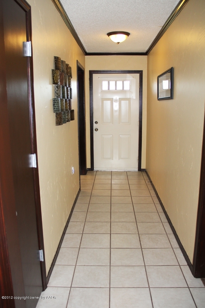 5718 South Milam Street Amarillo, TX 79110 - Photo 3 of 23 Entry