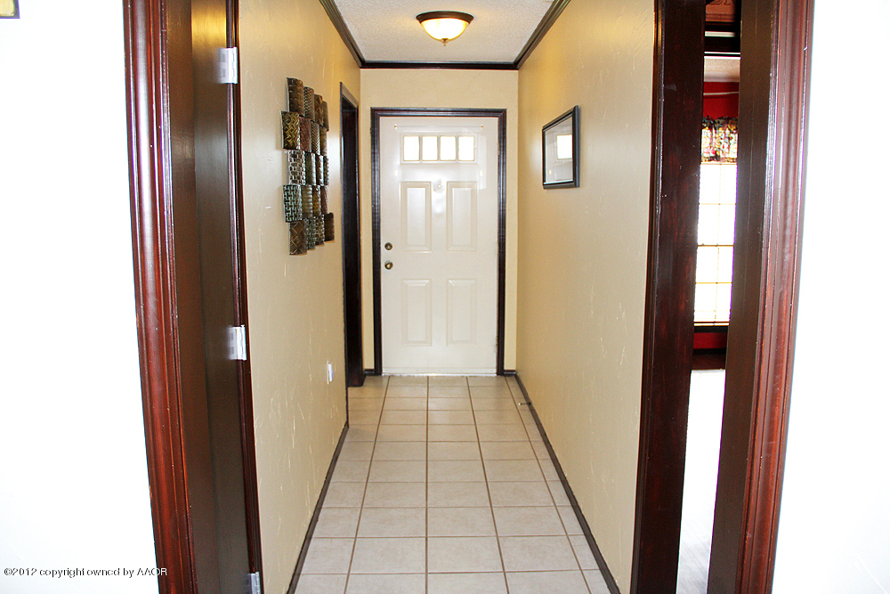 5718 South Milam Street Amarillo, TX 79110 - Photo 4 of 23 Entry2