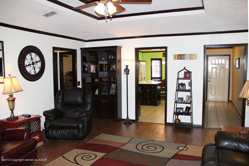 5718 South Milam Street Amarillo, TX 79110 - Photo 6 of 23 Living Area2