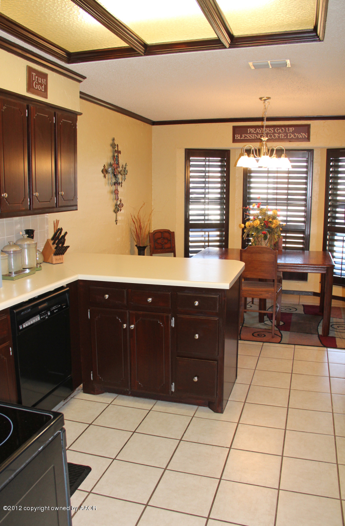 5718 South Milam Street Amarillo, TX 79110 - Photo 9 of 23 Kitchen2