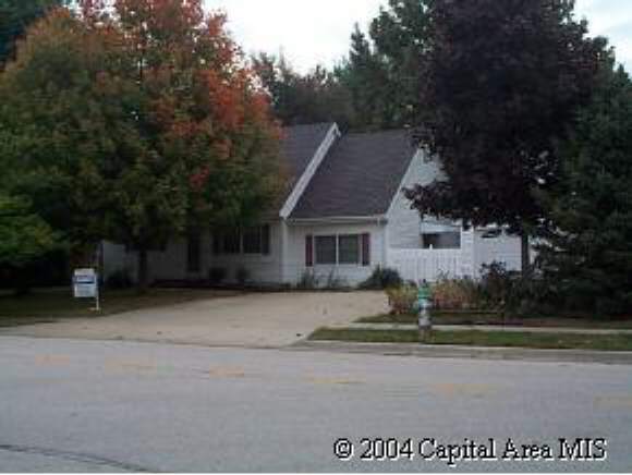 820 North Oxford Road Springfield, IL 62702 - Photo 1 of 8