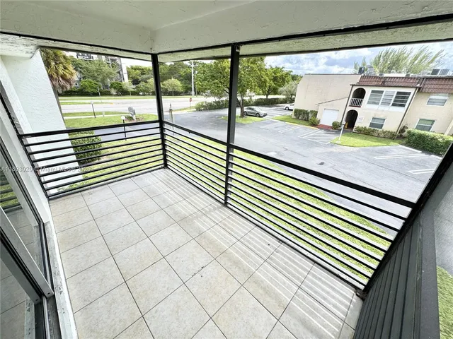 $164,900 | 2800 Riverside Drive, Unit 2011, Coral Springs, FL 33065