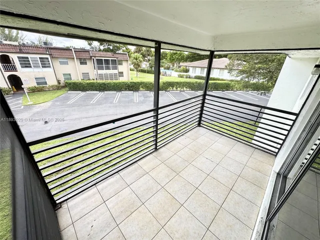 $164,900 | 2800 Riverside Drive, Unit 2011, Coral Springs, FL 33065
