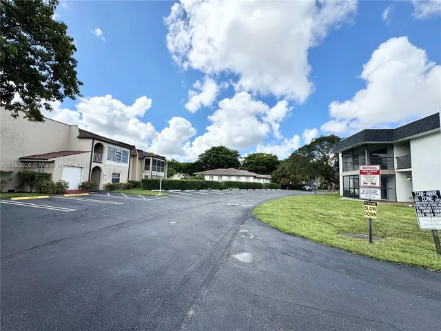 $164,900 | 2800 Riverside Drive, Unit 2011, Coral Springs, FL 33065