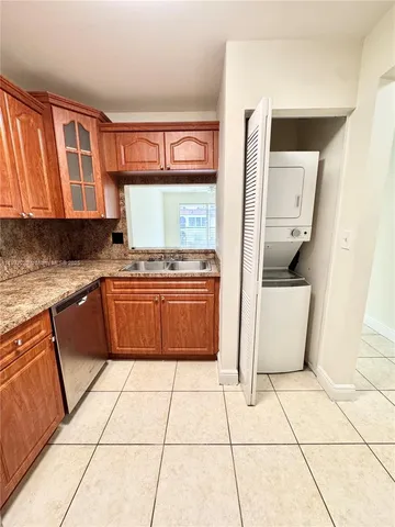 $164,900 | 2800 Riverside Drive, Unit 2011, Coral Springs, FL 33065