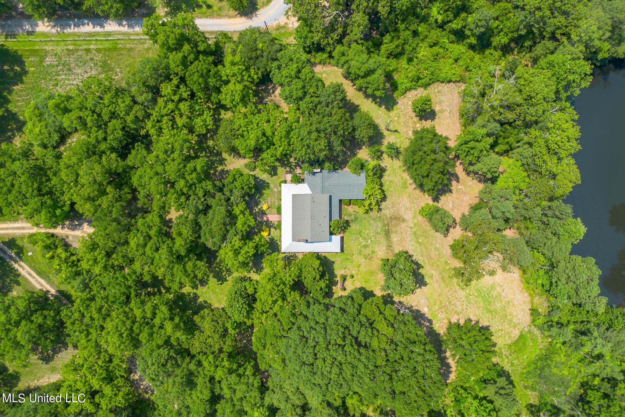 627 Cole Road Hattiesburg, MS 39402 - Photo 14 of 24 627 Cole Road-13