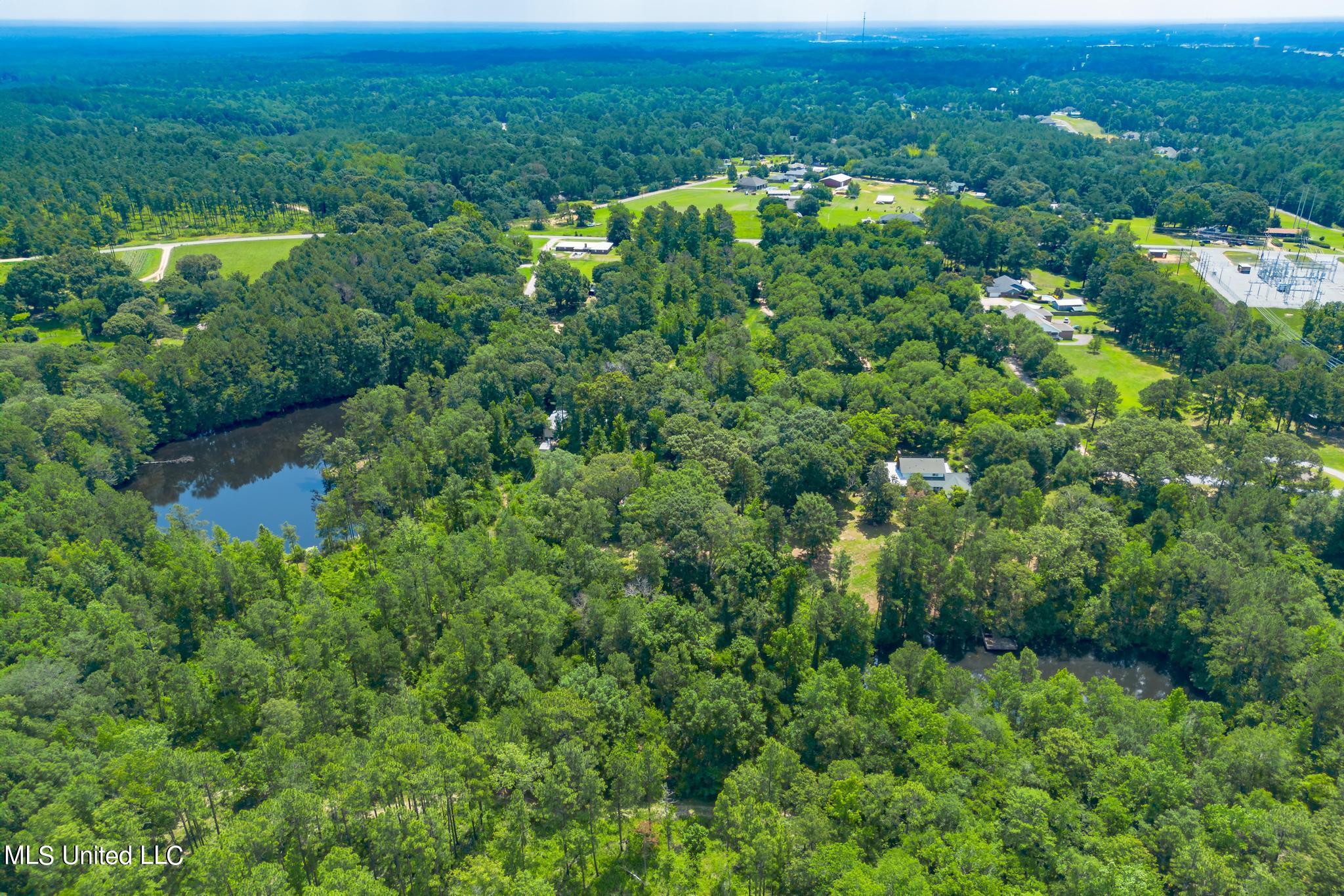 627 Cole Road Hattiesburg, MS 39402 - Photo 9 of 24 627 Cole Road-8