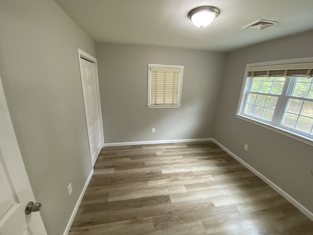 915 Bradley Road Springfield, MA 01109 - Photo 20 of 25