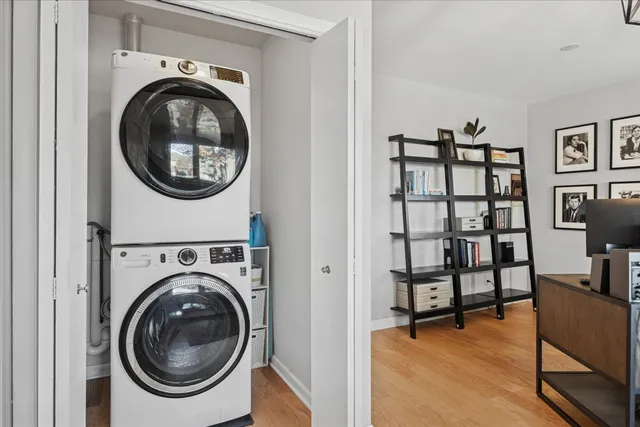 $1,100,000 | 861 Crescent Boulevard, Glen Ellyn, IL 60137