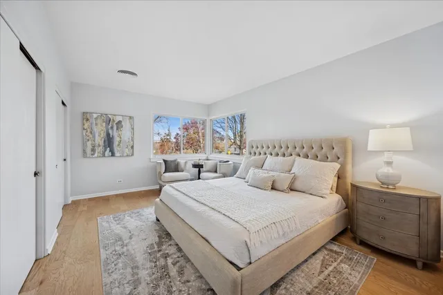 $1,100,000 | 861 Crescent Boulevard, Glen Ellyn, IL 60137