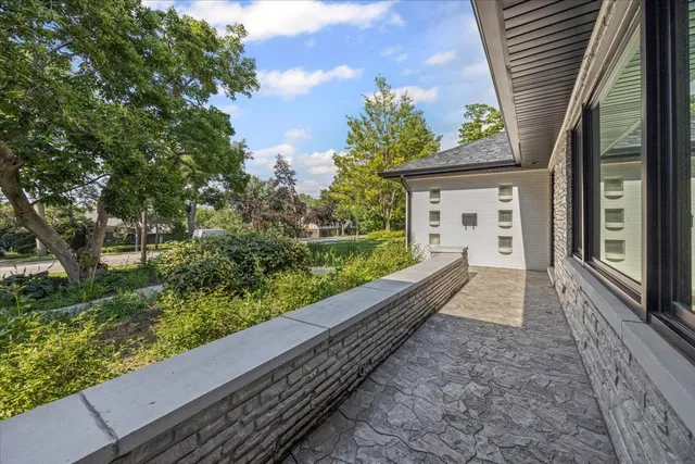 $1,100,000 | 861 Crescent Boulevard, Glen Ellyn, IL 60137