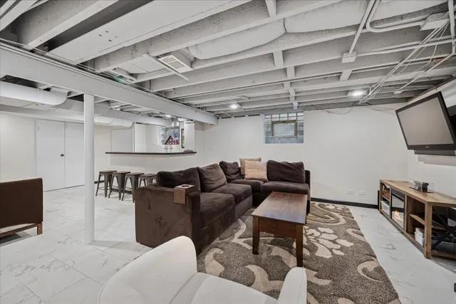 $1,100,000 | 861 Crescent Boulevard, Glen Ellyn, IL 60137