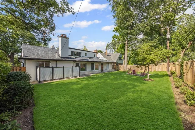 $1,100,000 | 861 Crescent Boulevard, Glen Ellyn, IL 60137