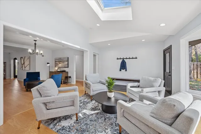 $1,100,000 | 861 Crescent Boulevard, Glen Ellyn, IL 60137