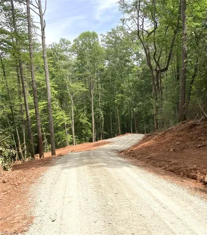 $339,900 | 1-2 Toe River Lane, Newland, NC 28657