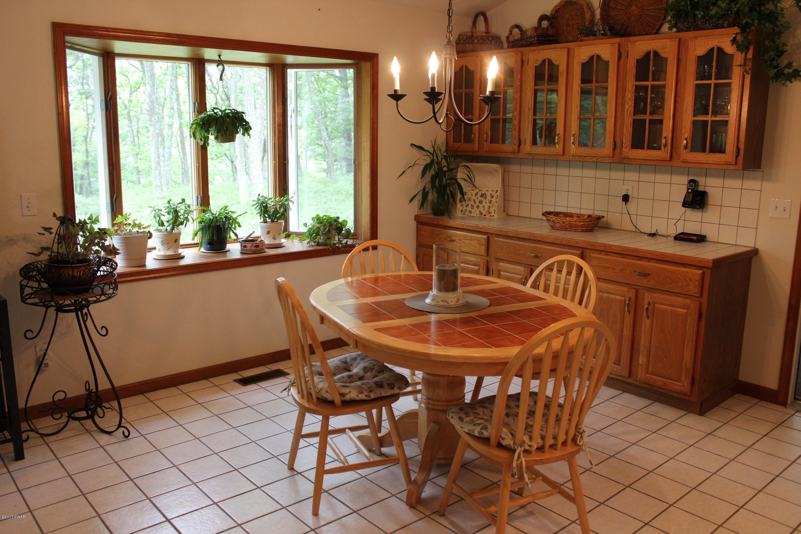219 Maple Ridge Drive Hawley, PA 18428 - Photo 12 of 27 BREAKFAST ROOM