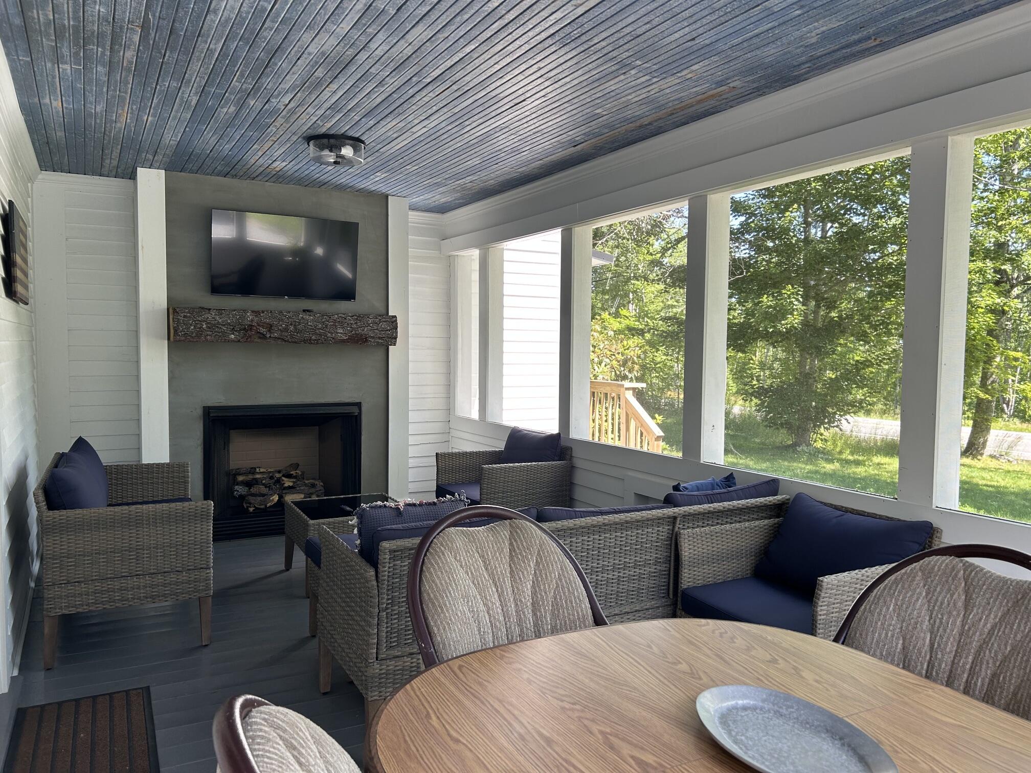 270 Washington Junction Road Hancock, ME 04640 - Photo 23 of 40 Screen Porch