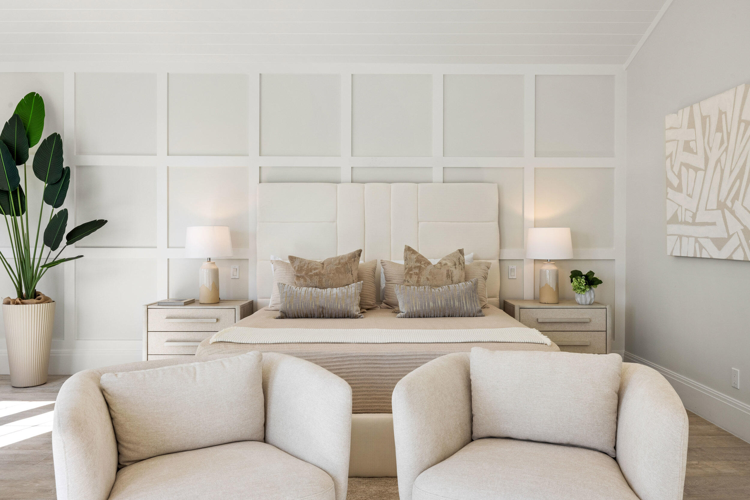 17 Adams Road Ocean Ridge, FL 33435 - Photo 15 of 41 a living room with furniture a potted plant and a lamp