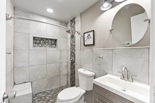 $365,000 | 727 Lacy Avenue, Streamwood, IL 60107