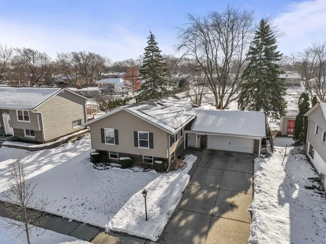 $365,000 | 727 Lacy Avenue, Streamwood, IL 60107