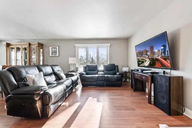 $365,000 | 727 Lacy Avenue, Streamwood, IL 60107